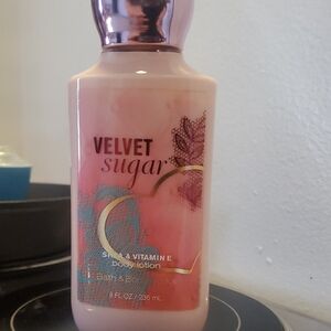 Bath & Body Works Velvet Sugar Lotion - Old Stock NEW